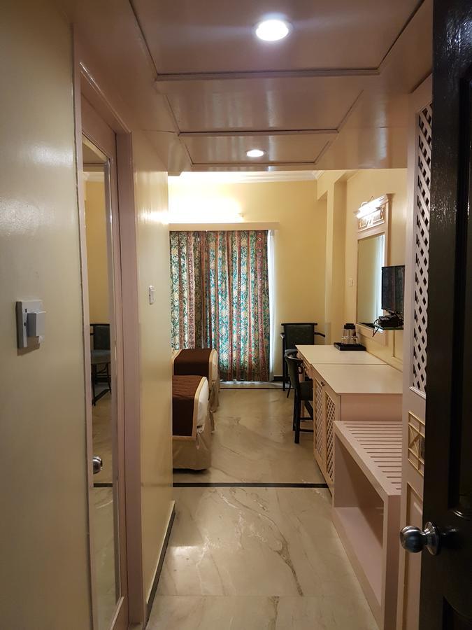 Glm Meridian Chennai Bagian luar foto