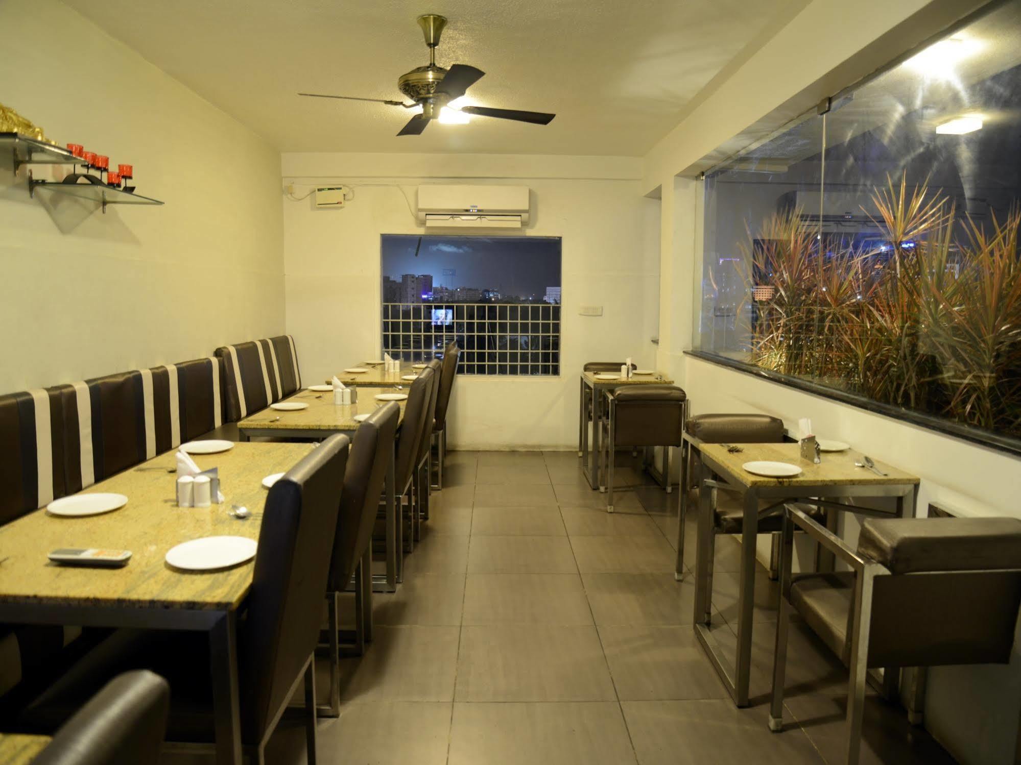 Glm Meridian Chennai Bagian luar foto