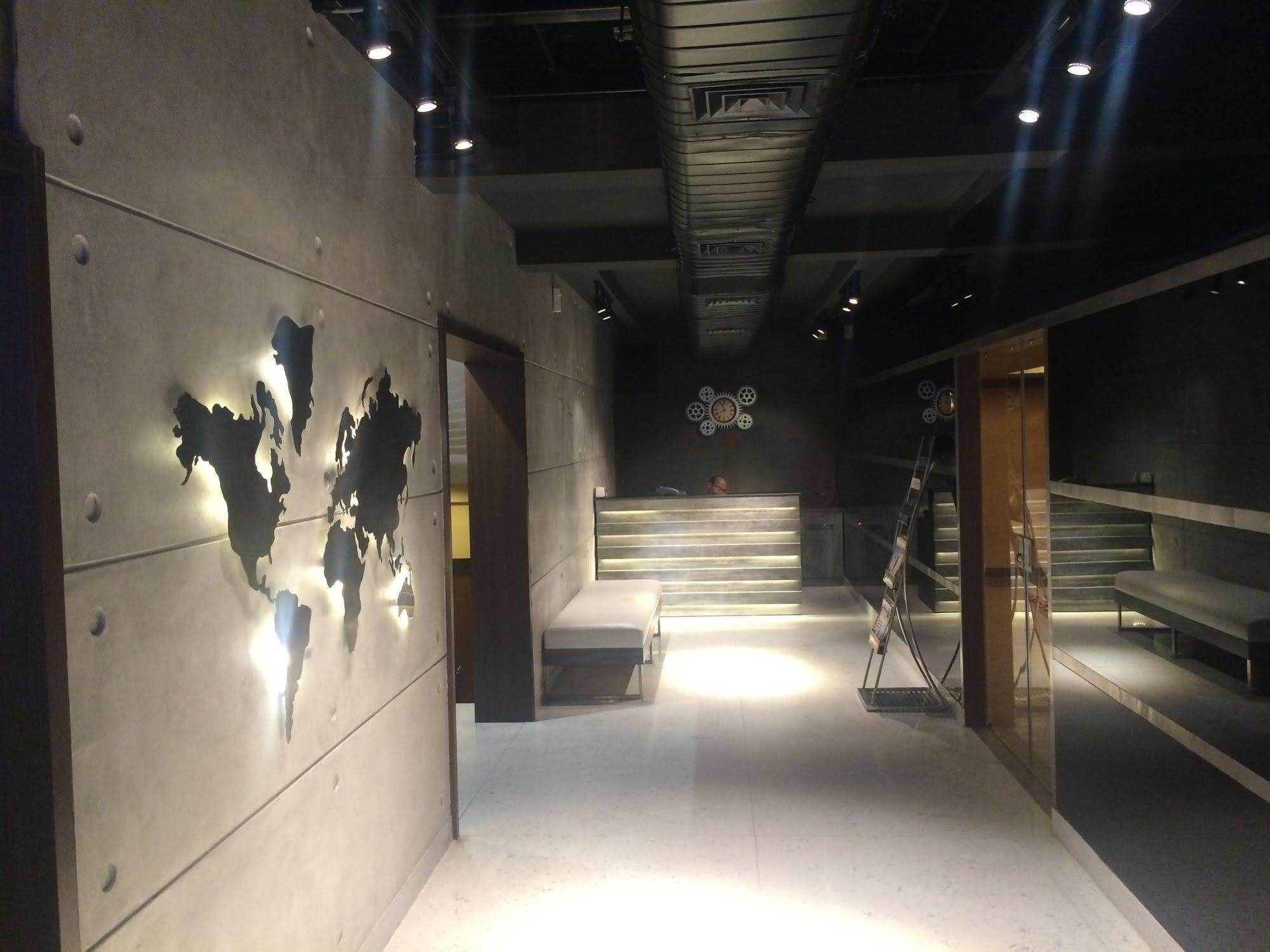 Glm Meridian Chennai Bagian luar foto
